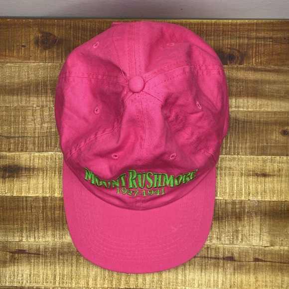 Hot Pink Mount Rushmore Tourist Hat - Picture 3 of 7
